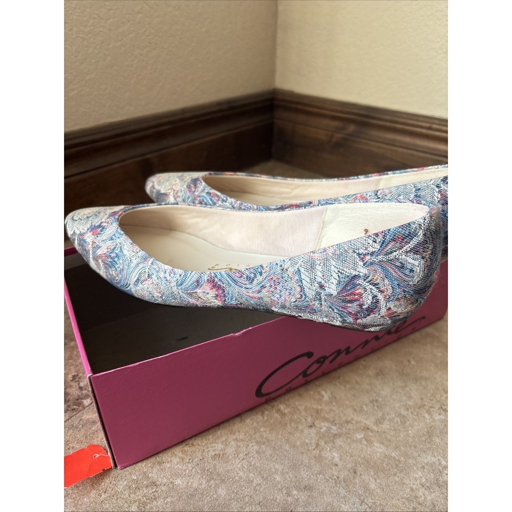 Connie Collection Floral Tapestry Pump Shoe Flats, Size 9